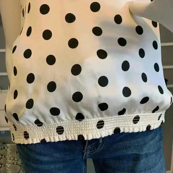 Black House/White Market - Picture 6 of 10